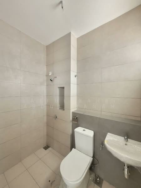 Rumah Teres 2 Tingkat untuk Dijual di Bandar Rimbayu (Telok Panglima Garang) - Saiful Bahri Abdul Manan - Bathroom - PropertyGuru.com.my