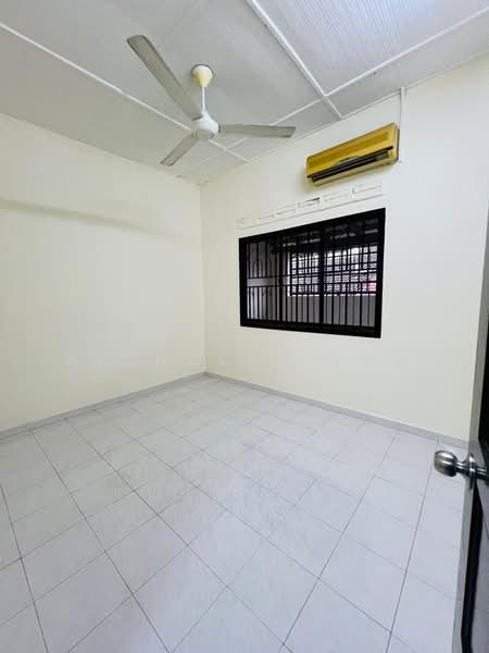 1-storey Terraced House for Rent in Taman Johor Jaya (Johor Bahru) - Nicholas Low - Interior - PropertyGuru.com.my