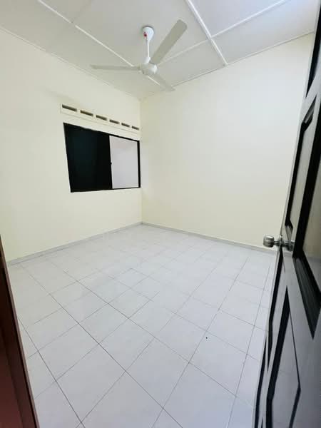 1-storey Terraced House for Rent in Taman Johor Jaya (Johor Bahru) - Nicholas Low - Interior - PropertyGuru.com.my