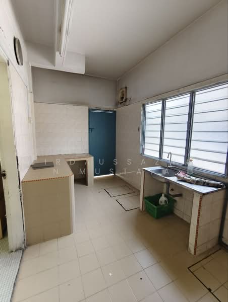 2-storey Terraced House for Sale in Taman Nirwana (Ampang) - Firdaussazwan Mustafa - Kitchen - PropertyGuru.com.my