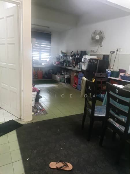 1-storey Terraced House for Sale in Taman Johor Jaya (Johor Bahru) - Bernice Gan - Kitchen - PropertyGuru.com.my