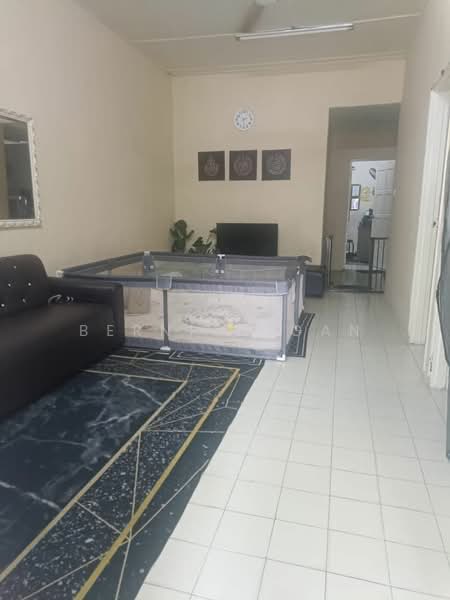 1-storey Terraced House for Sale in Taman Johor Jaya (Johor Bahru) - Bernice Gan - Living Room - PropertyGuru.com.my