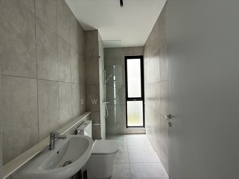 Rumah Banglo untuk Disewa di Bandar Sungai Long (Selangor) - Lewis Tam - Bathroom - PropertyGuru.com.my