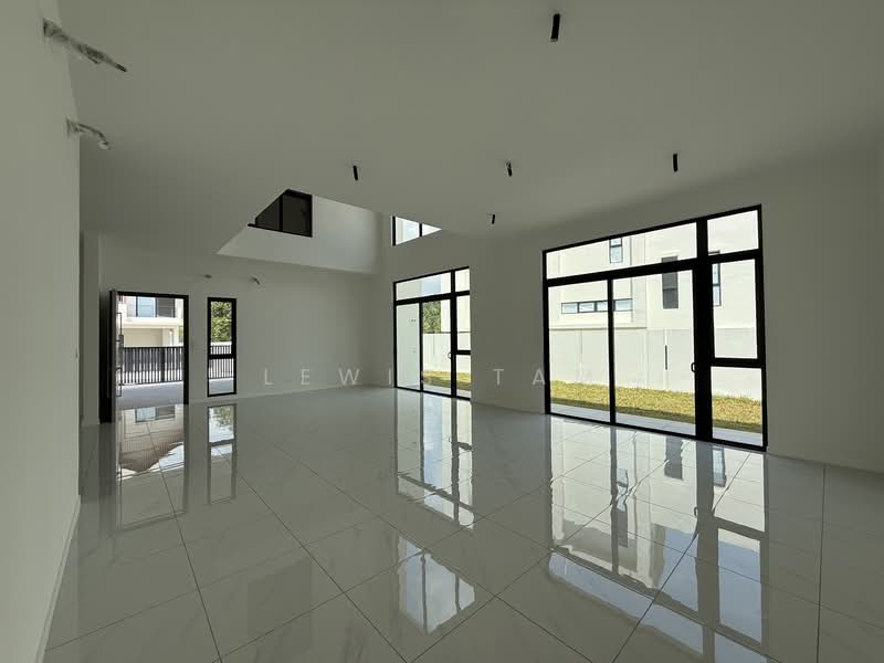 Rumah Banglo untuk Disewa di Bandar Sungai Long (Selangor) - Lewis Tam - Living Room - PropertyGuru.com.my