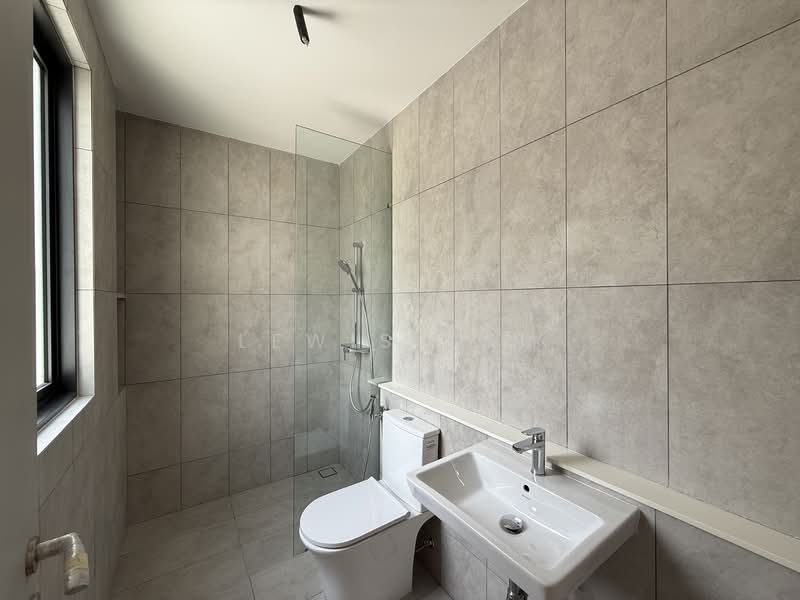Rumah Banglo untuk Disewa di Bandar Sungai Long (Selangor) - Lewis Tam - Bathroom - PropertyGuru.com.my