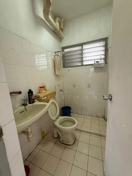Kondominium untuk Dijual di Selesa Puteri Condominium - Daniel Yong - Bathroom - PropertyGuru.com.my