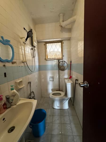 Condominium for Sale at Le Jardine Condominium - Masnizah Arifin - Bathroom - PropertyGuru.com.my
