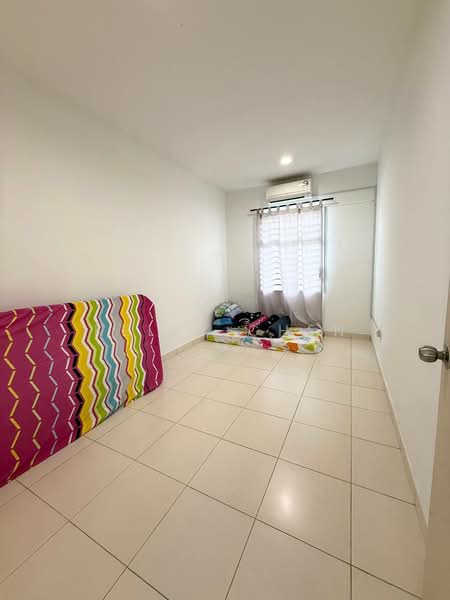 Rumah Teres 2 Tingkat untuk Dijual di Taman Scientex Senai (Senai) - Kelly Chen - Bedroom - PropertyGuru.com.my