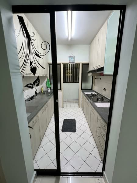 Kondominium untuk Disewa di Green Avenue Condominium - Li San Chai - Kitchen - PropertyGuru.com.my