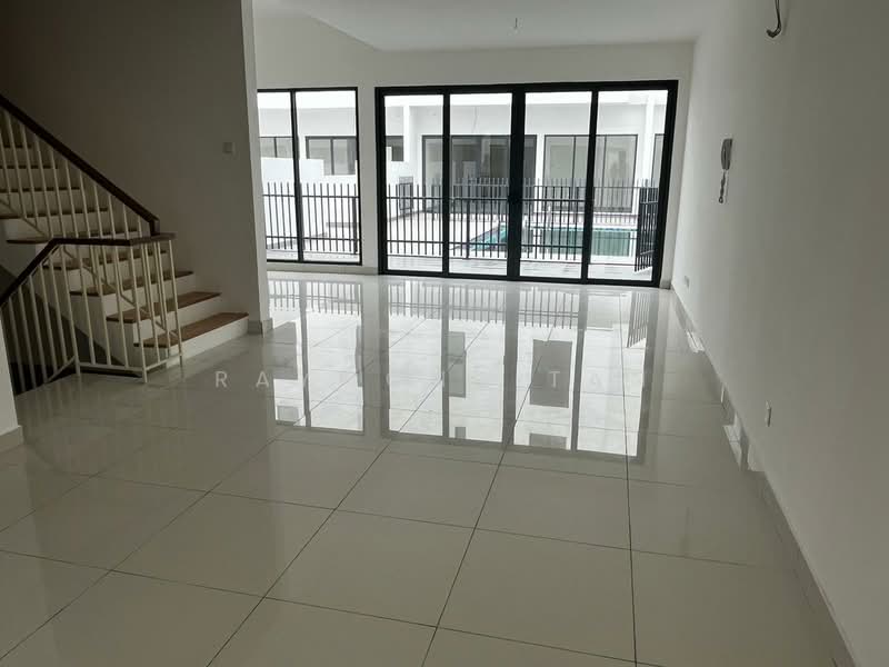 Rumah Teres 3 Tingkat untuk Dijual di PJU 8, Damansara Perdana (Petaling Jaya) - Raymond Tan - Living Room - PropertyGuru.com.my