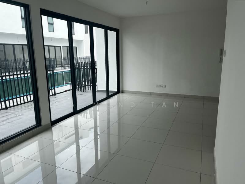 Rumah Teres 3 Tingkat untuk Dijual di PJU 8, Damansara Perdana (Petaling Jaya) - Raymond Tan - Living Room - PropertyGuru.com.my