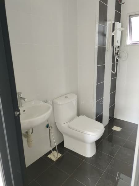 Kondominium untuk Dijual di Kiara Residence 2 (Residensi Kiara Jalil 2) - Jane Shoo - Bathroom - PropertyGuru.com.my
