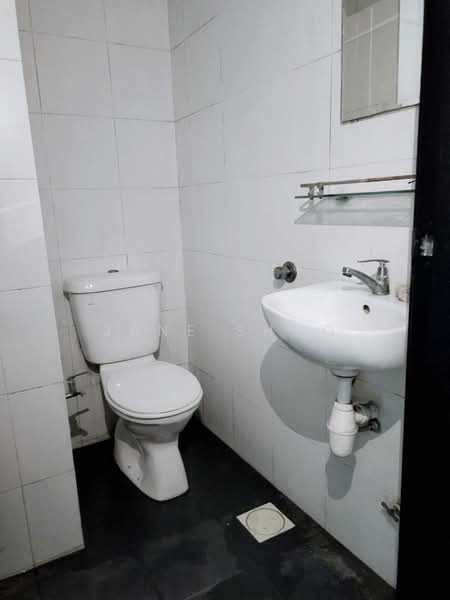 Kondominium untuk Dijual di Kiara Residence 2 (Residensi Kiara Jalil 2) - Jane Shoo - Bathroom - PropertyGuru.com.my