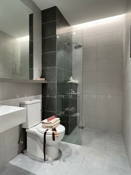 Service Residence for Sale at The Era @ Duta North - Kristina Chia - Bathroom - PropertyGuru.com.my