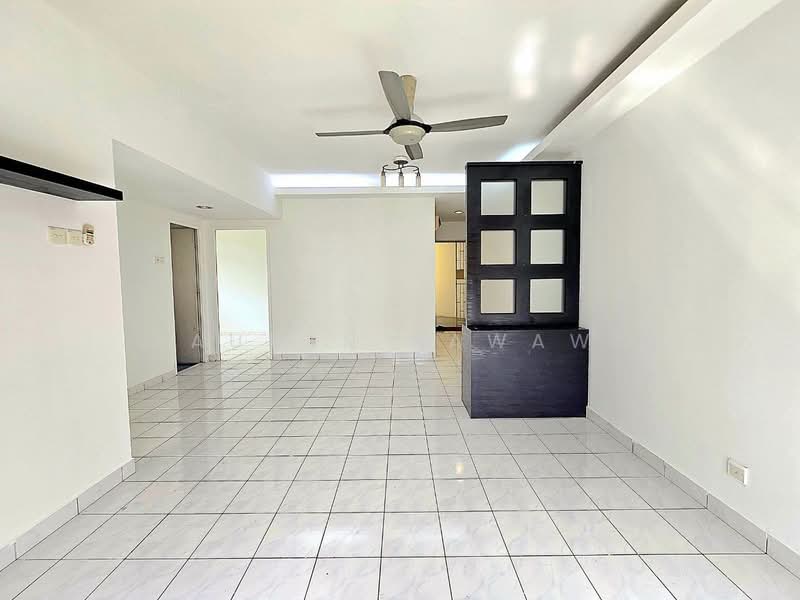 Pangsapuri untuk Dijual di Crystal Tower (Pangsapuri Kristal) - Fauran Nawawi - Living Room - PropertyGuru.com.my