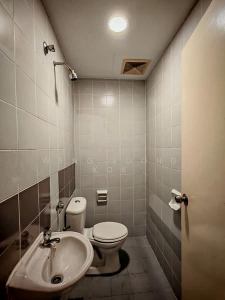 Kondominium untuk Dijual di Kiara 1888 - Weng Loong Kok - Bathroom - PropertyGuru.com.my