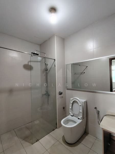 Servis Apartment untuk Disewa di Grandview 360 - Nicholas Low - Bathroom - PropertyGuru.com.my