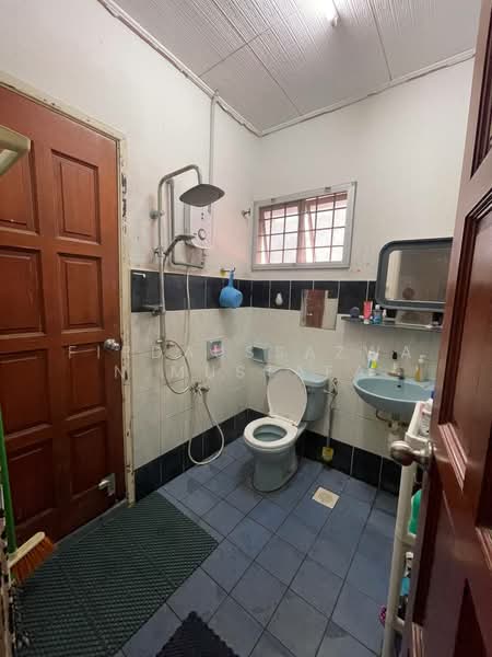 2-storey Terraced House for Sale in Seksyen 5 Wangsa Maju (Wangsa Maju) - Firdaussazwan Mustafa - Bathroom - PropertyGuru.com.my