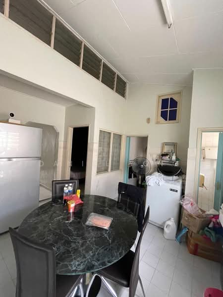 1-storey Terraced House for Sale in Taman Dahlia (Tampoi) - Daniel Yong - Kitchen - PropertyGuru.com.my