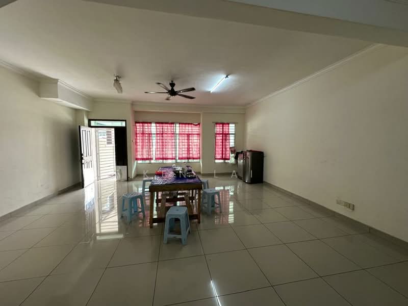 Rumah Teres 2 Tingkat untuk Dijual di TAMAN PUCHONG UTAMA (Puchong) - Ken Lai - Living Room - PropertyGuru.com.my