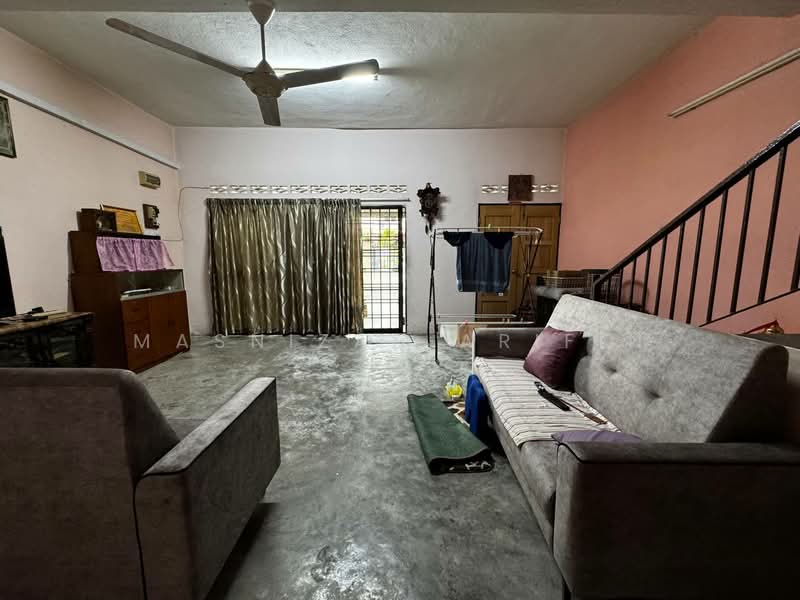 Rumah Teres 2 Tingkat untuk Dijual di Banting (Selangor) - Masnizah Arifin - Living Room - PropertyGuru.com.my