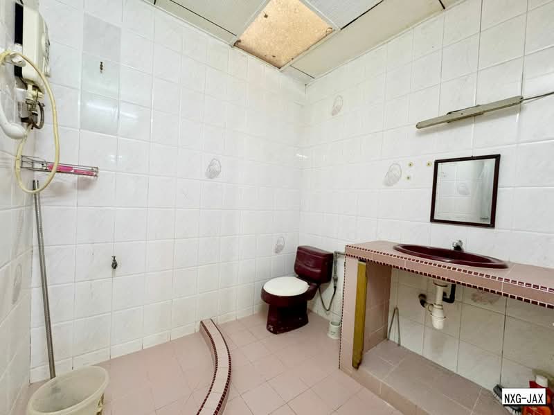 2-storey Terraced House for Sale in Taman Palm Grove (Klang) - Daniel Kok - Bathroom - PropertyGuru.com.my