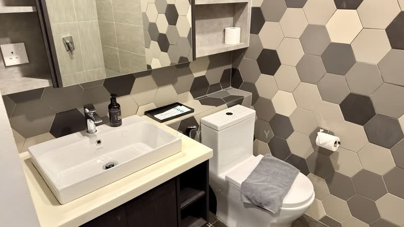 Servis Apartment untuk Dijual di Ceylonz Suites - Cindy Tey - Bathroom - PropertyGuru.com.my