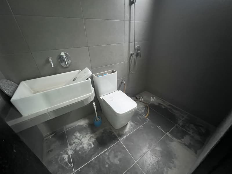 Semi-Detached House for Sale in Sungai Long (Bandar Sungai Long) - Lewis Tam - Bathroom - PropertyGuru.com.my