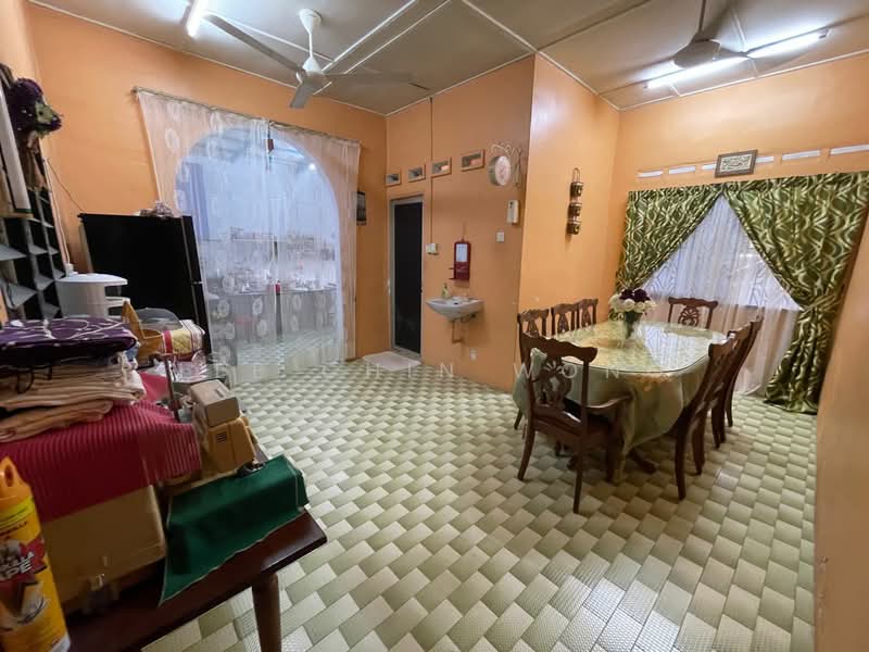 Semi-Detached House for Sale in Johor Bahru (Johor) - Lee Chin Wong - Dining Room - PropertyGuru.com.my