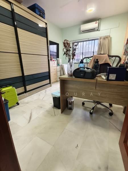 2-storey Terraced House for Sale in Taman Johor Jaya (Johor Bahru) - Wong Ouray - Study - PropertyGuru.com.my