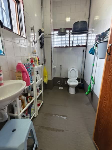 2-storey Terraced House for Sale in Taman Johor Jaya (Johor Bahru) - Wong Ouray - Bathroom - PropertyGuru.com.my