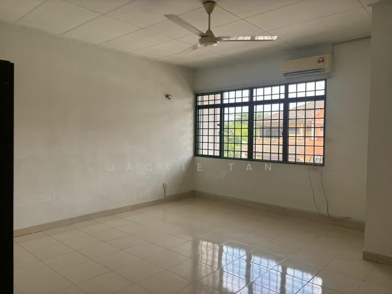 Rumah Teres 2 Tingkat untuk Dijual di Bandar Utama (Selangor) - Jackie Tan - Living Room - PropertyGuru.com.my