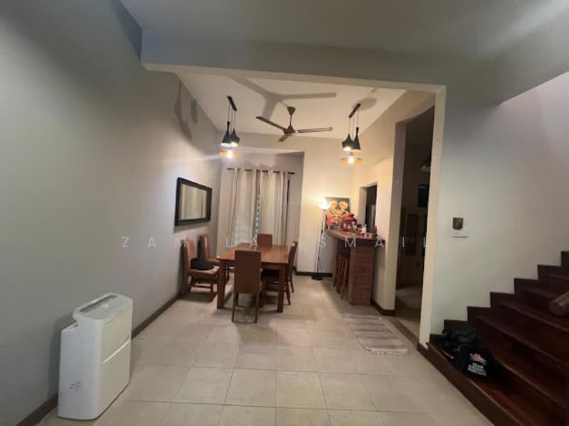 Terraced House for Sale in Bukit Jelutong (Shah Alam) - Zamila Ismail - Dining Room - PropertyGuru.com.my
