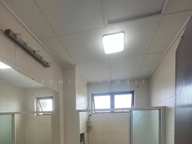 Terraced House for Sale in Bukit Jelutong (Shah Alam) - Zamila Ismail - Bathroom - PropertyGuru.com.my