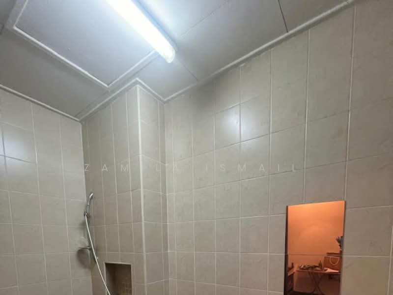 Terraced House for Sale in Bukit Jelutong (Shah Alam) - Zamila Ismail - Bathroom - PropertyGuru.com.my