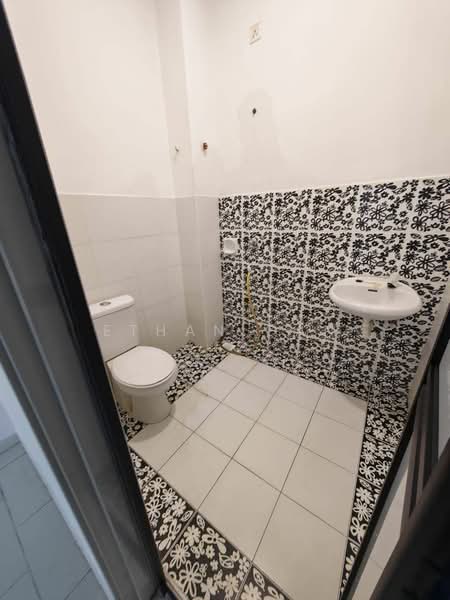 Rumah Teres 1 Tingkat untuk Dijual di Setia Eco Gardens (Gelang Patah) - Ethan Gan - Bathroom - PropertyGuru.com.my