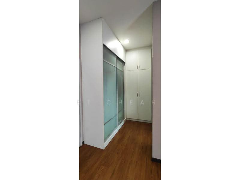 2-storey Terraced House for Sale in Kota Kemuning (Shah Alam) - ET Cheah - Wardrobe - PropertyGuru.com.my