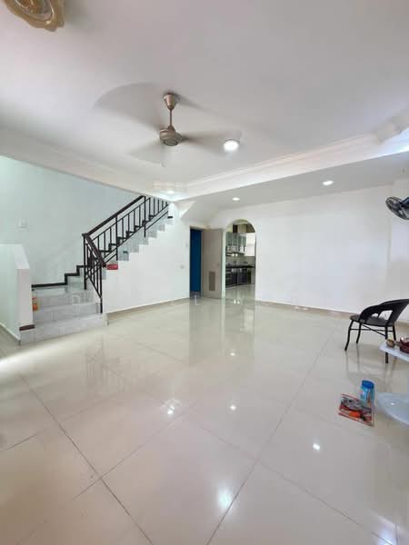 Rumah Teres 2 Tingkat untuk Dijual di Bandar Seri Alam (Masai) - Daniel Yong - Living Room - PropertyGuru.com.my