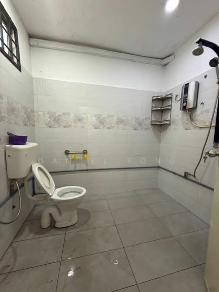Rumah Teres 2 Tingkat untuk Dijual di Bandar Seri Alam (Masai) - Daniel Yong - Bathroom - PropertyGuru.com.my