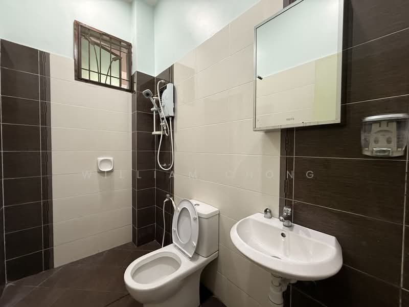 Semi-Detached House for Sale in Bertam Malim (Bertam) - William Chong - Bathroom - PropertyGuru.com.my