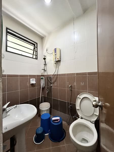 Rumah Teres 2 Tingkat untuk Dijual di Bandar Tun Hussein Onn (Cheras) - Lewis Tam - Bathroom - PropertyGuru.com.my