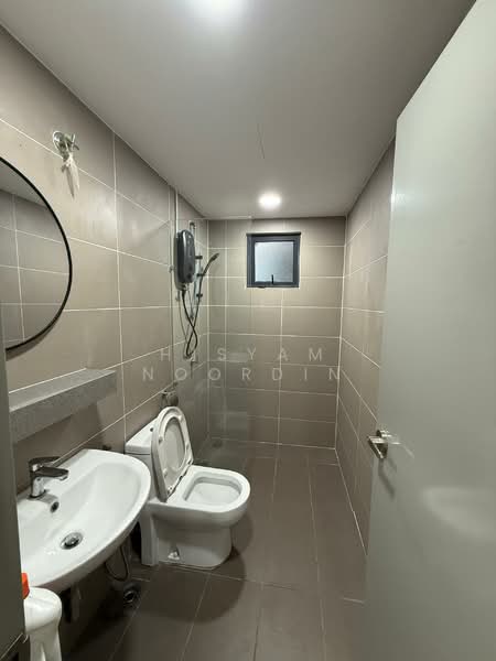 Servis Apartment untuk Disewa di M Centura - Hisyam Noordin - Bathroom - PropertyGuru.com.my