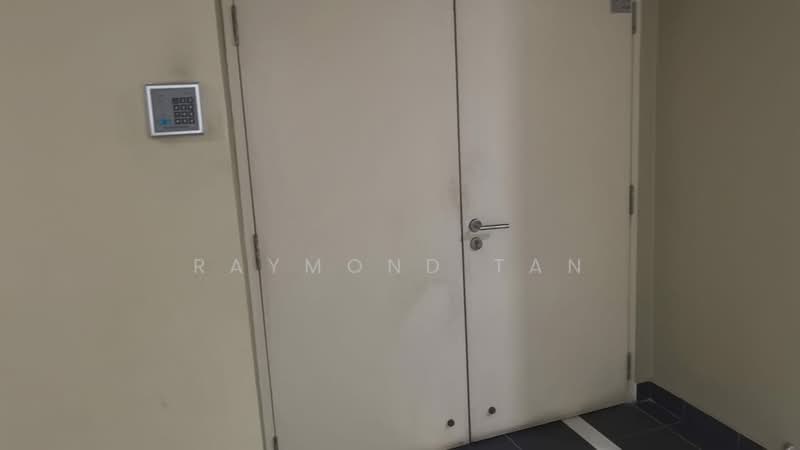 Office for Sale in Bandar Damansara Perdana (Damansara Perdana) - Raymond Tan - Corridor - PropertyGuru.com.my
