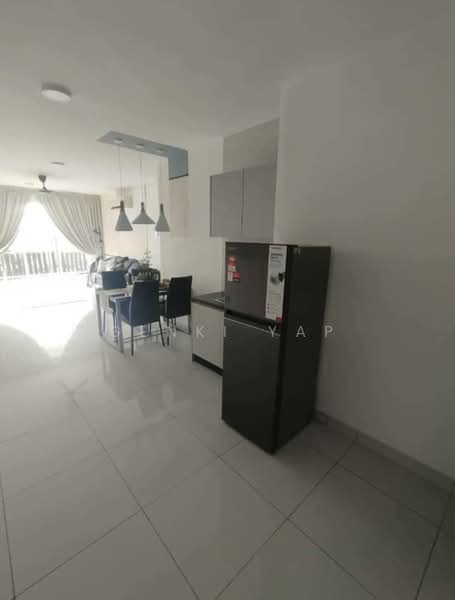 Servis Apartment untuk Disewa di KSL Residence @ Daya - Genki Yap - Dining Room - PropertyGuru.com.my