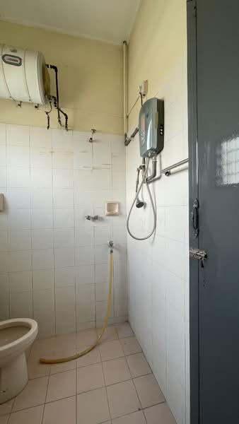 2-storey Terraced House for Rent in Kampung Batu Belah (Klang) - Amenny Chua - Bathroom - PropertyGuru.com.my