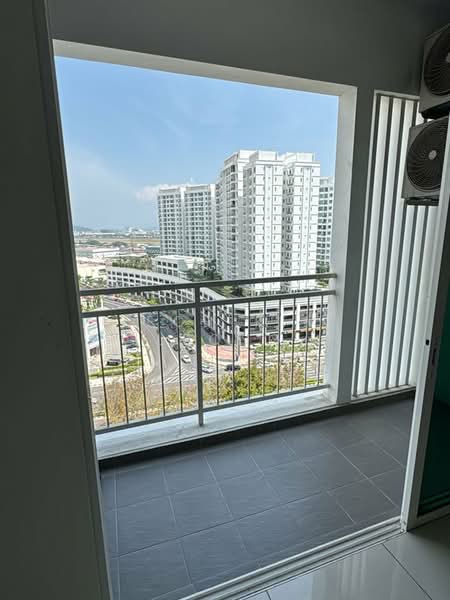 Kondominium untuk Dijual di Solaria Residences - Teoh Kim Leong - Balcony - PropertyGuru.com.my