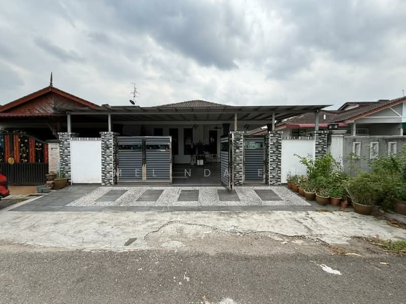 Rumah Teres 1 Tingkat untuk Dijual di Taman Rinting (Masai) - Melinda Ee - Exterior - PropertyGuru.com.my