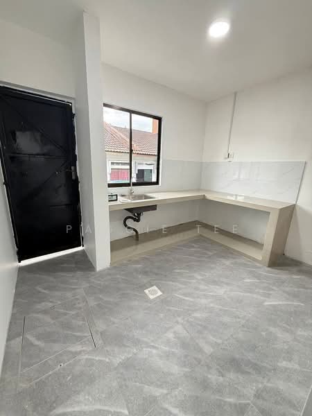 Rumah Teres 1 Tingkat untuk Dijual di Taman Universiti (Skudai) - Paggie Tee - Kitchen - PropertyGuru.com.my