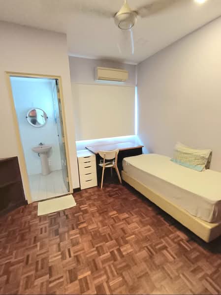 2-storey Terraced House for Rent in SS 21, Damansara Utama (Petaling Jaya) - Jeniffer Lim - Bedroom - PropertyGuru.com.my