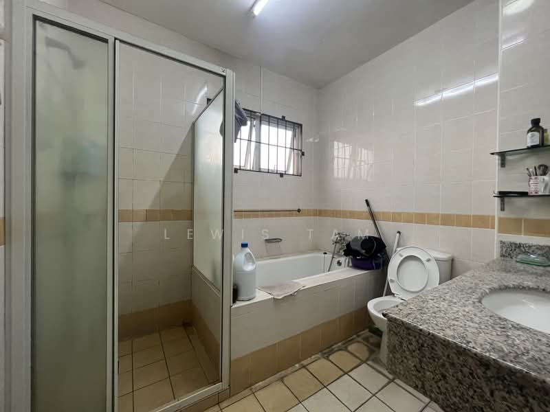 Rumah Berkembar untuk Dijual di Taman Bukit Segar (Cheras) - Lewis Tam - Bathroom - PropertyGuru.com.my